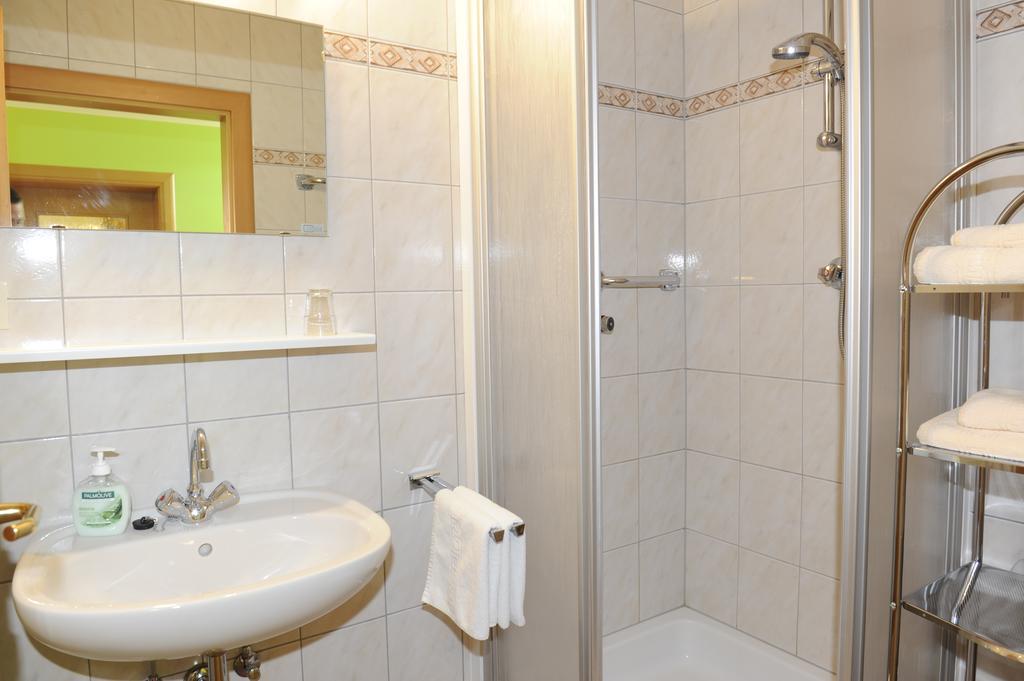 Haus Sonnenschein Mariapfarr Apartman Kültér fotó