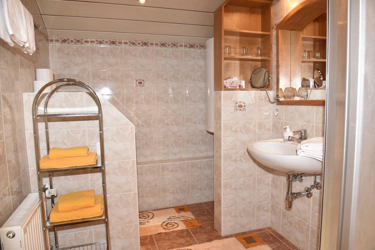 Haus Sonnenschein Mariapfarr Apartman Kültér fotó